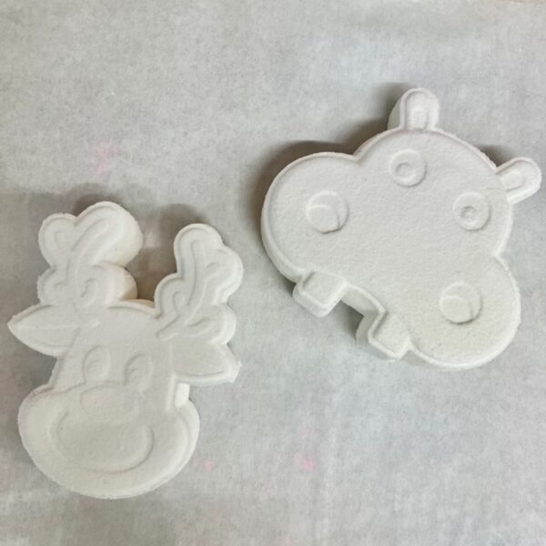 Paint a Bath Bomb Christmas Shapes